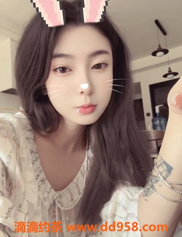 深圳楼凤-福田嫩妹萧薰儿，19岁162b，85斤只需1188元！