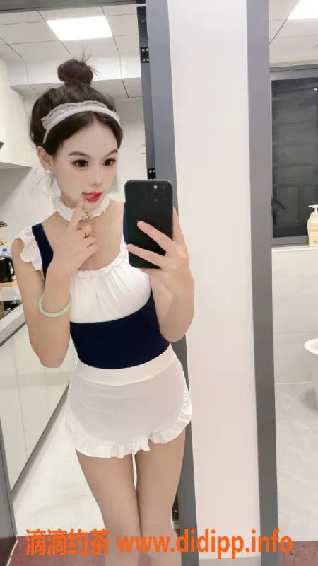 深圳楼凤-光明小白兔，800元御姐服务，玩转69互舔！