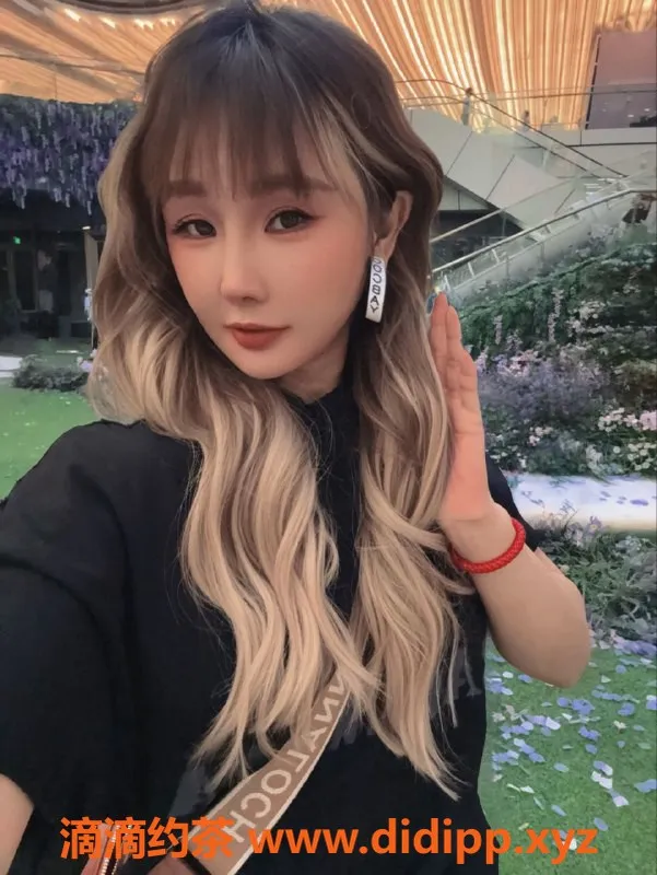 深圳楼凤-南山可思姐妹，双飞服务，身材诱人