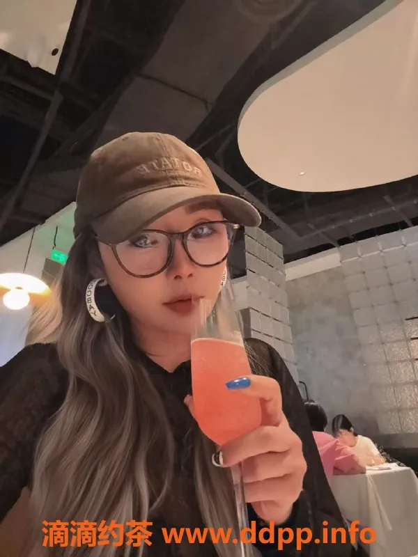 深圳楼凤-南山可思姐妹，双飞服务，身材诱人