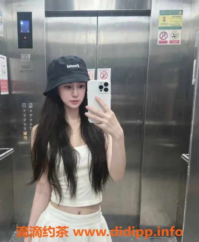 广州楼凤-佛山英英，800元享受大胸御姐服务