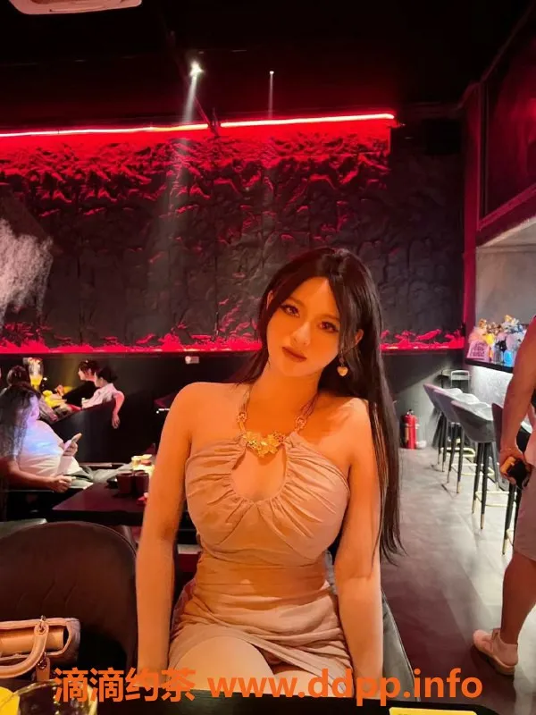 深圳楼凤-深圳龙华英英，700p甜姐儿服务，尽享69体验