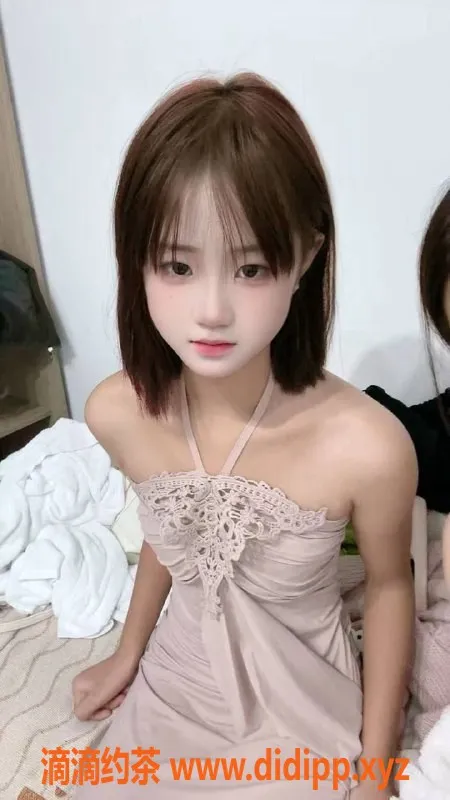 深圳楼凤-龙华嫩妹欣欣，699起，尽享甜蜜舌吻服务