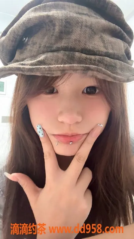 深圳楼凤-深圳南山小羊老师，1000p起，嫩妹舌吻服务