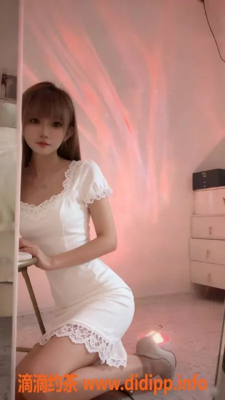 深圳楼凤-深圳罗湖小鱼老师，1000p，舌吻制服服务