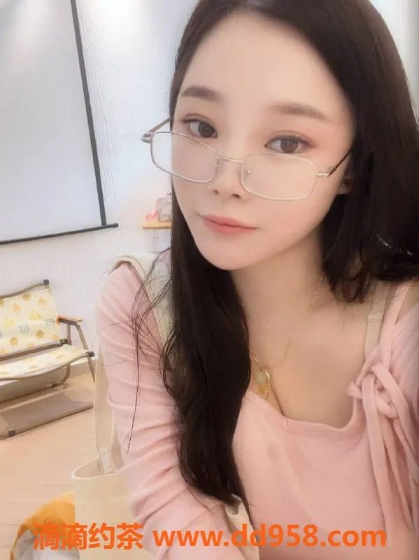 深圳楼凤-南山NaNa，26岁162D，97斤，服务多样，价格优