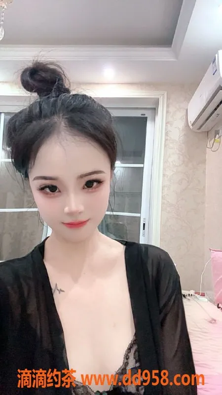 广州楼凤-荔湾皮皮，620元体验鸳鸯浴与制服服务