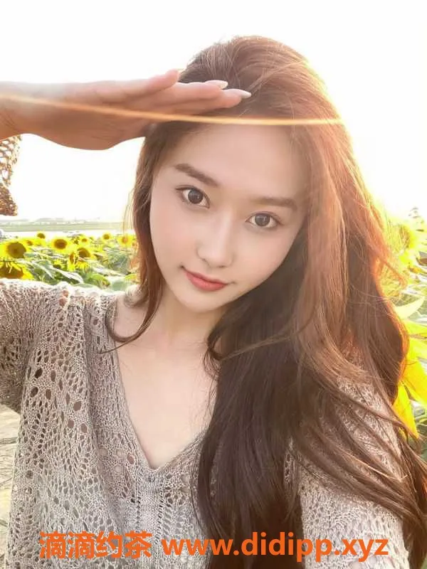 广州楼凤-天河高端极品阿宝，24岁168cm胸围36C