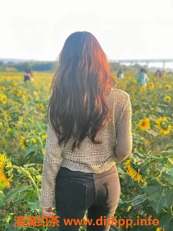 广州楼凤-天河高端极品阿宝，24岁168cm胸围36C