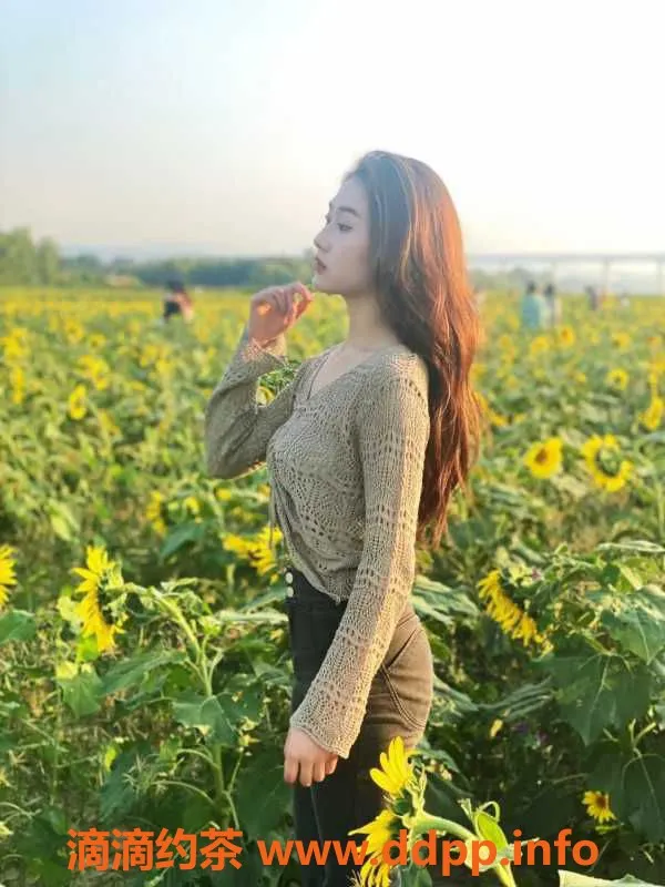 广州楼凤-天河高端极品阿宝，24岁168cm胸围36C