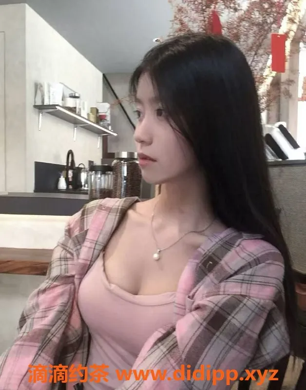 深圳抓龙筋-福田半裸丝足姐妹花，双飞抓龙筋只需488