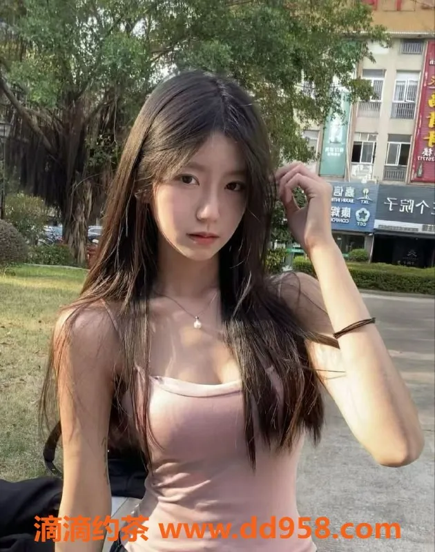 深圳抓龙筋-福田半裸丝足姐妹花，双飞抓龙筋只需488