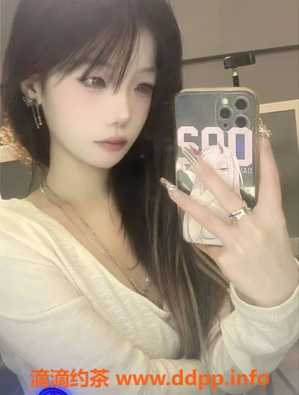 成都楼凤-成都小怡，160cm排骨精，500元嫩妹三件套！