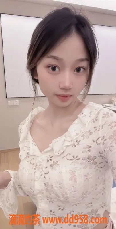 深圳楼凤-福田嫩妹玥玥，19岁165cm，47kg，价格便宜