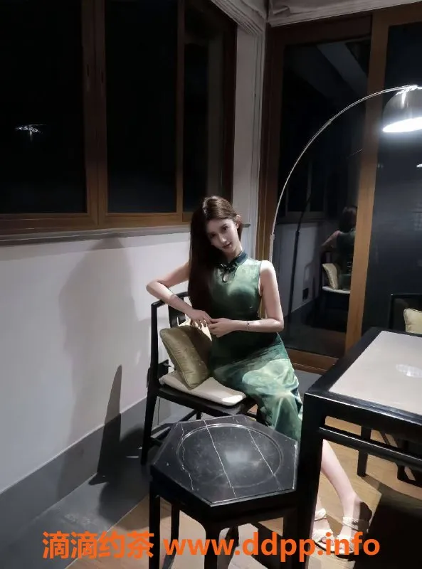 深圳楼凤-南山嫩妹小艺霏，1600起服务，真实验证！