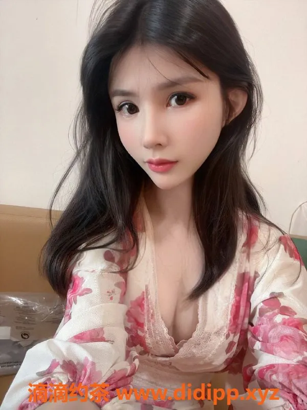 深圳楼凤-深圳小可，1300元享鸳鸯浴与六九服务