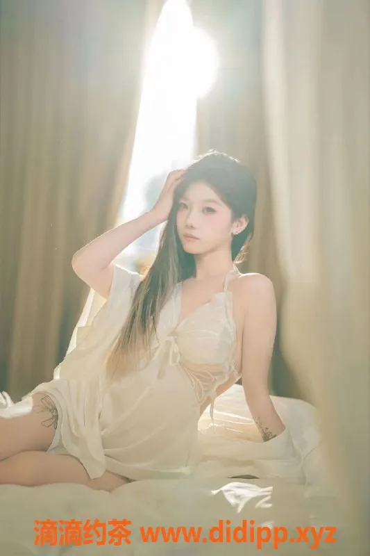 成都楼凤-成都小怡，160cm排骨精，500元嫩妹三件套！