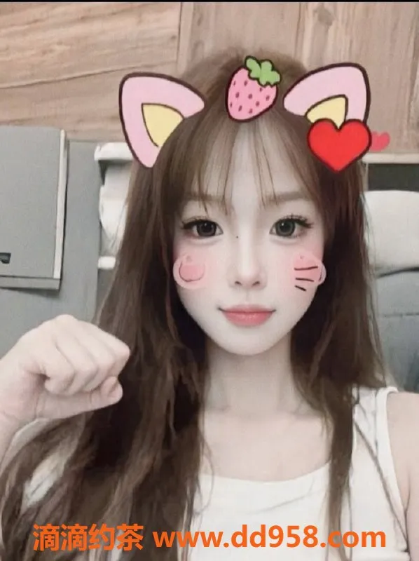 深圳楼凤-宝安秋秋：800元享鸳鸯浴与制服诱惑