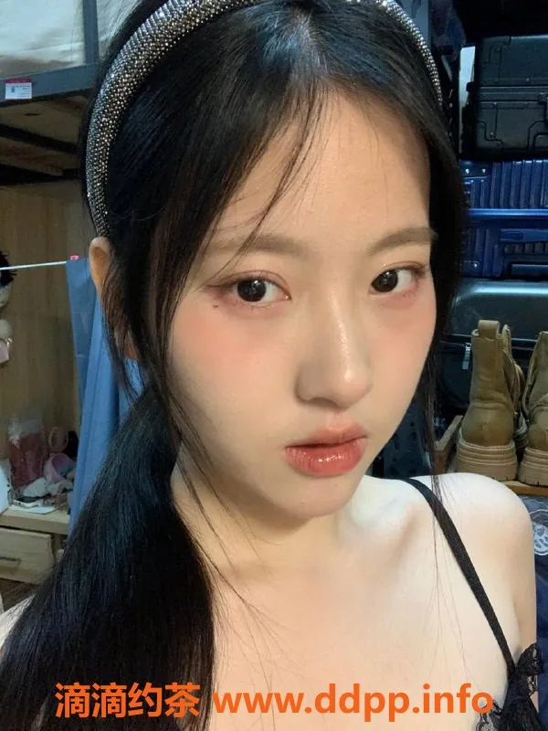 深圳楼凤-南山小宝，1500元享舌吻与鸳鸯浴服务