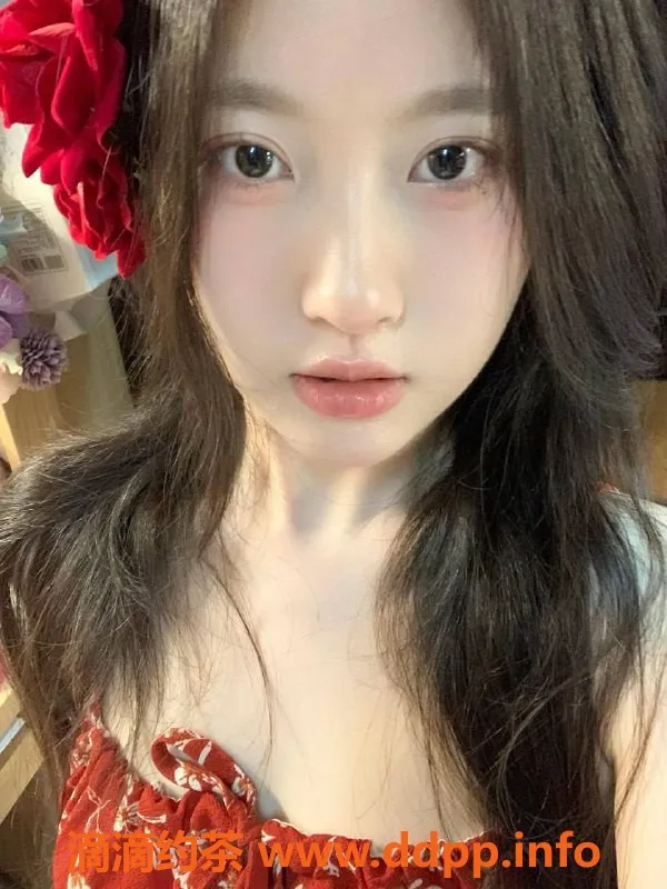 深圳楼凤-南山小宝，1500元享舌吻与鸳鸯浴服务