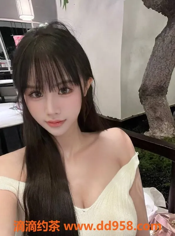 深圳楼凤-福田小柒 19岁 162cm 45kg 1088元起