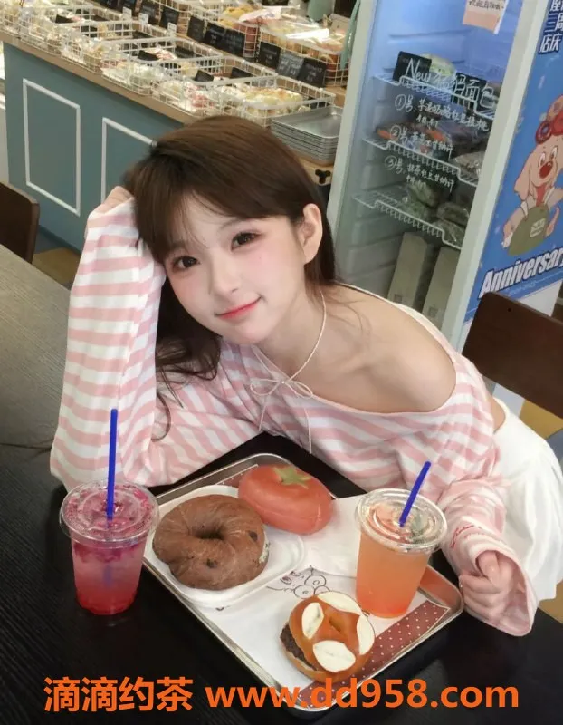 广州楼凤资源信息,广州天河小小，700元嫩妹服务体验