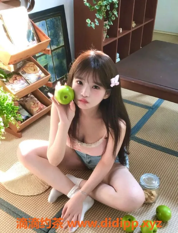 广州楼凤-广州天河小小，700元嫩妹服务体验