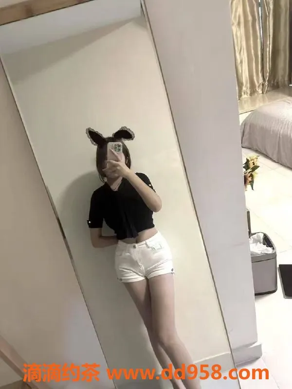 深圳楼凤资源信息,深圳龙华嫩妹雅思，均价800p，69服务体验