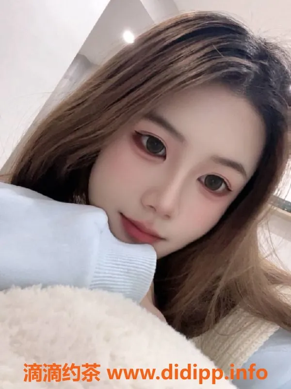 深圳楼凤-深圳宝安兜兜老师，700p起，舌吻服务