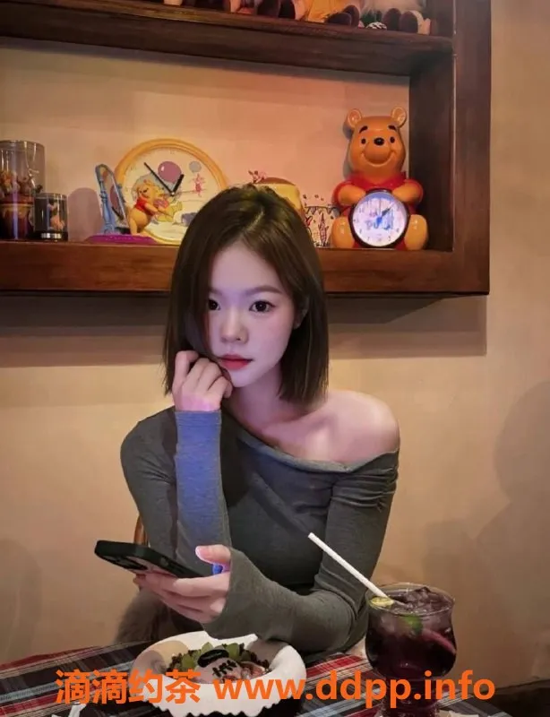 深圳楼凤-深圳龙华晶晶，800元无套口服务