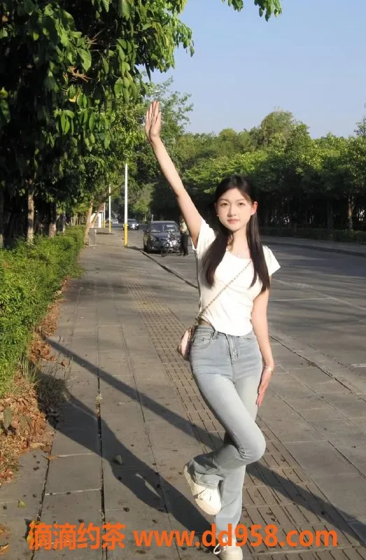 广州楼凤-广佛中高端嫩妹，1000至1800课费