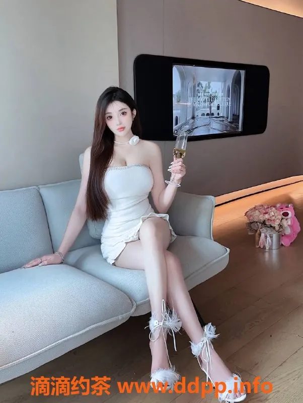 深圳楼凤-福田曦曦，22岁大胸模特，身高167，48kg，1600起