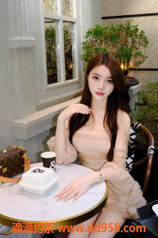 深圳楼凤-福田曦曦，22岁大胸模特，身高167，48kg，1600起