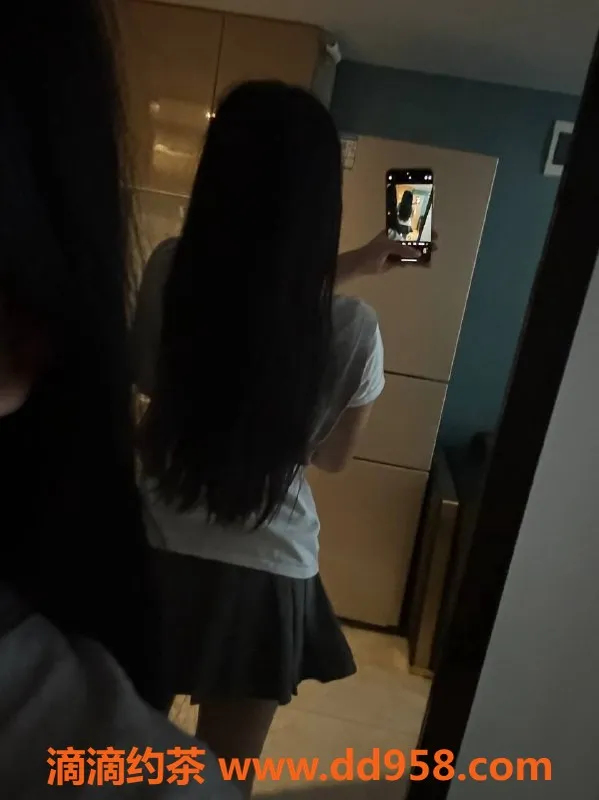 深圳楼凤-福田嫩妹宝儿，体验69互舔，课费988p