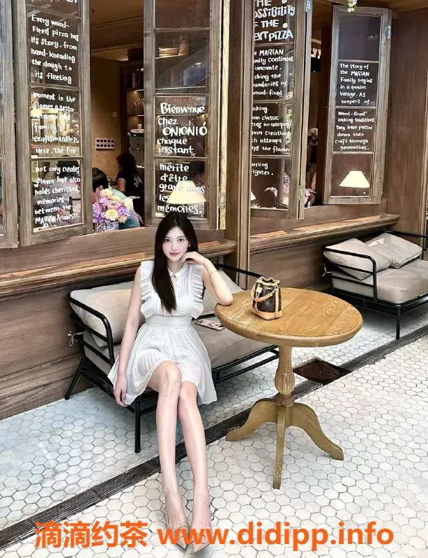 深圳楼凤-深圳甜甜蜜蜜，熟女服务，舌吻69体验！