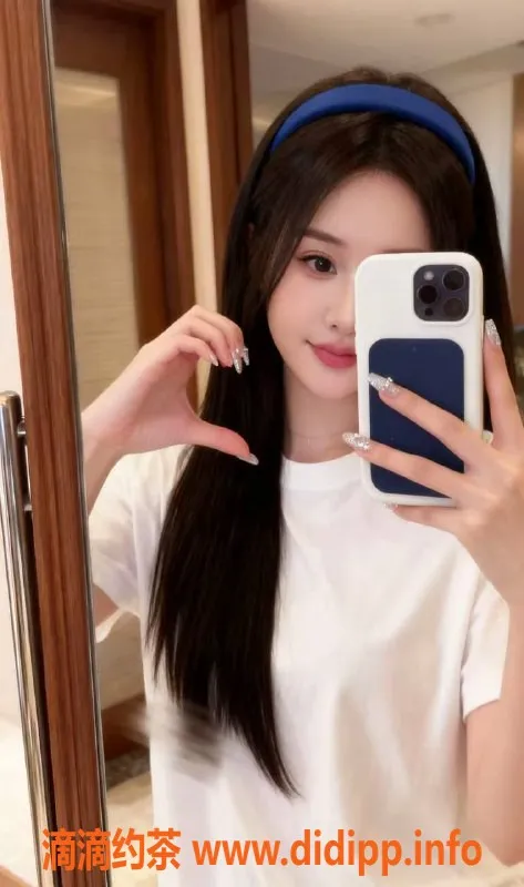 深圳楼凤-罗湖粒粒，800元嫩妹服务，舌吻鸳鸯浴等你体验