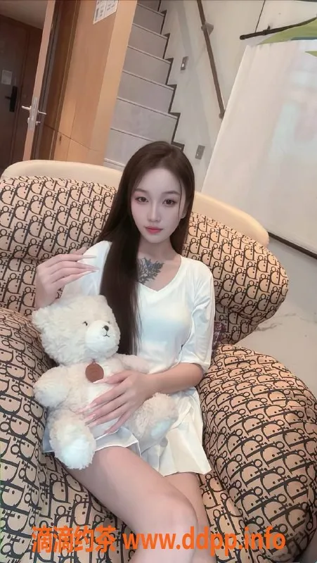 深圳楼凤-罗湖鱼小七，20岁165cm，42kg嫩妹享受