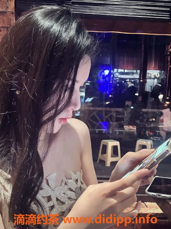 深圳楼凤-南山雪梨，1298元嫩妹制服服务体验