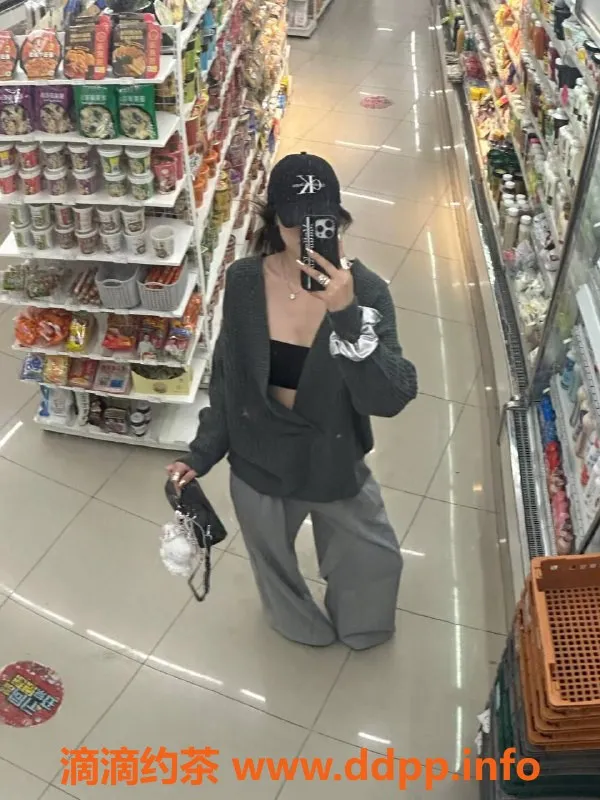 深圳楼凤-福田Vivian，1200起的小仙女，期待你的到来！