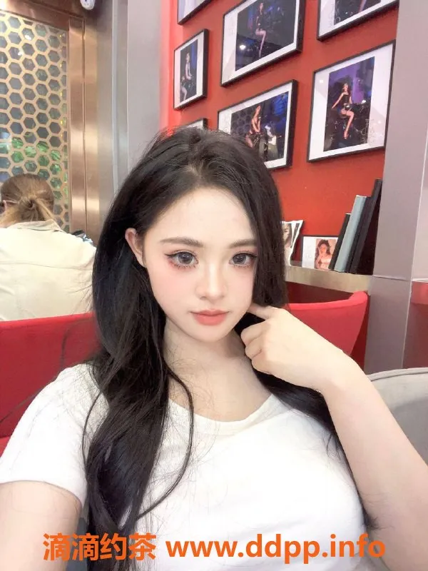 深圳楼凤-龙华英英，嫩妹650p，享受69式服务