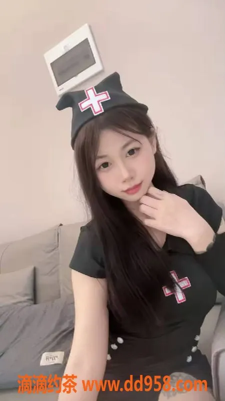 广州楼凤-佛山君君，700元嫩妹，诱惑大胸等你来享受