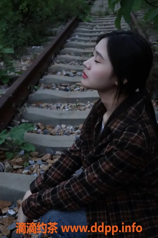 深圳楼凤-深圳南山安娜，1400元享鸳鸯浴与制服诱惑