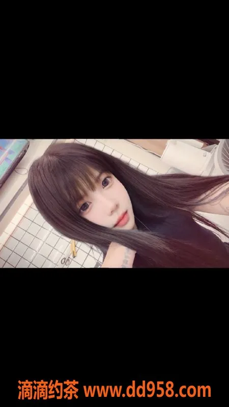 深圳楼凤-龙华嫩妹蛋卷，90后蛇纹，900p服务等你体验