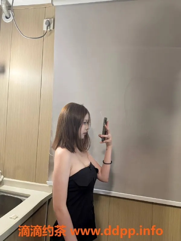 深圳楼凤-深圳龙华嫩妹晴晴，700p双向服务等你来体验！