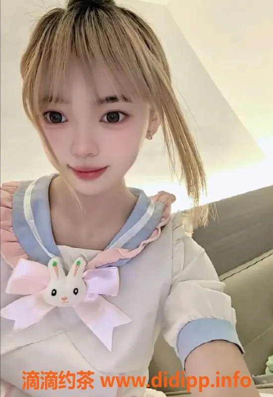 深圳楼凤-福田佳佳 18岁嫩妹 162cm 43kg 988元起