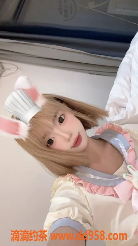 深圳楼凤-福田佳佳 18岁嫩妹 162cm 43kg 988元起