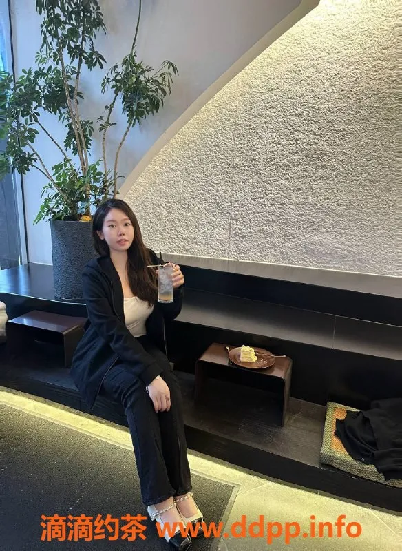 广州楼凤资源信息,广州天河嫩妹月月，500元激情舌吻体验