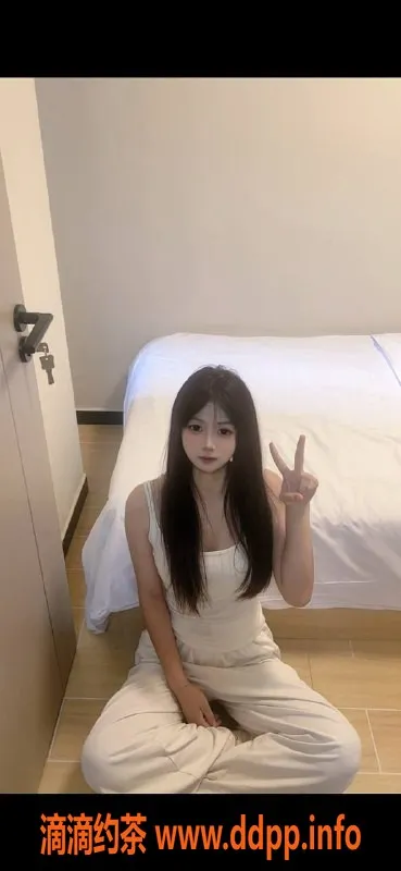 深圳楼凤-龙华嫩妹小芸，800p享受69式服务