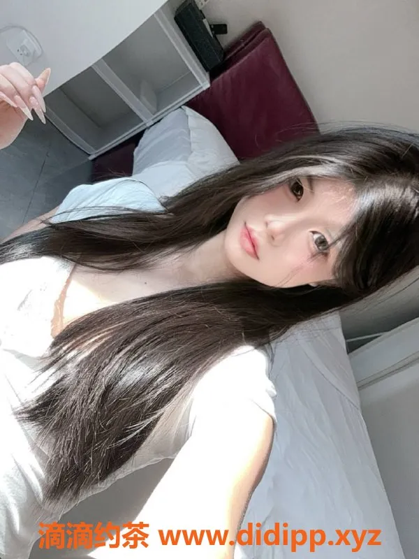 广州楼凤-广州白云嫩妹七七，600p六九服务