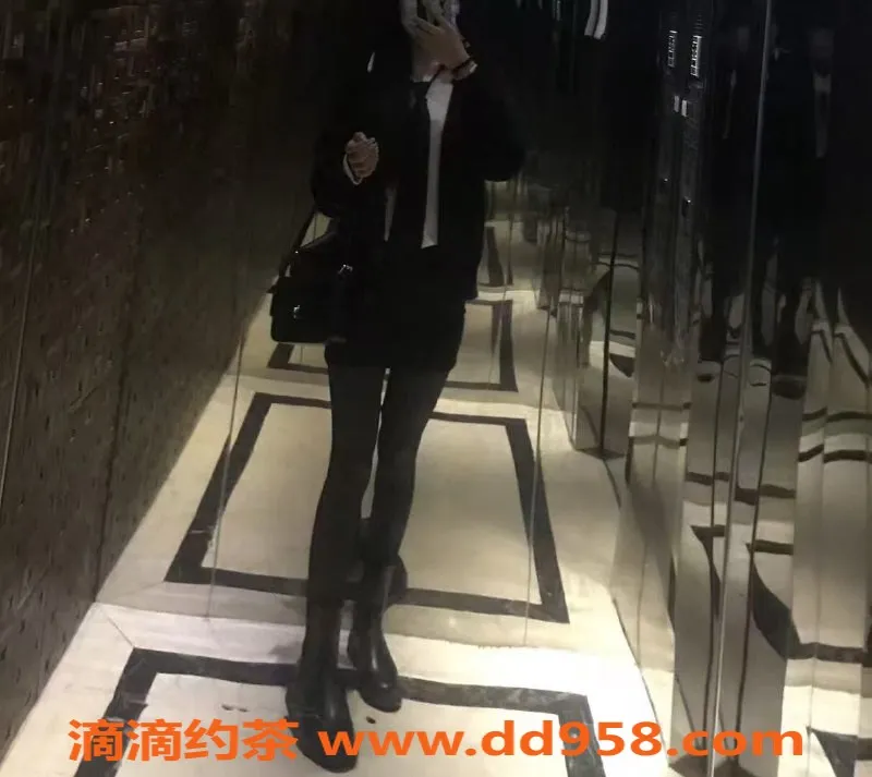 成都楼凤-武侯区福瑶，身材火辣的御姐车